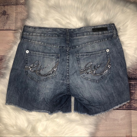 Express Frayed Shorts - Light Wash - Picture 2 of 5
